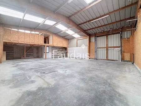 location locaux professionnels 200 m² à lessay (50430)  1 250 €