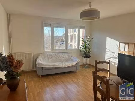 location appartement 3 pièces à ifs (14123) : à louer 3 pièces / 66m² ifs
