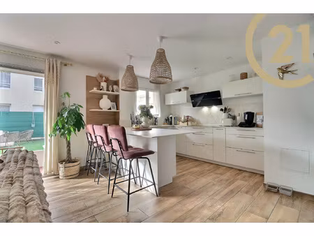 appartement 3 pieces de 64m2 en rez de jardin