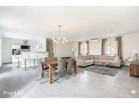 maison avec dépendance  jardin et vue sur les vignobles du beaujolais vert