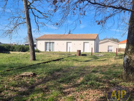 maison saint yzan de soudiac