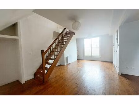 location appartement  m² t-1 à beauvais  520 €