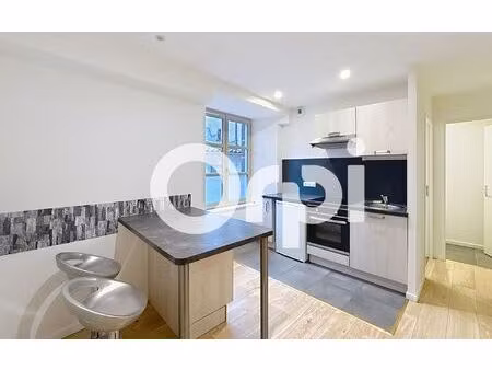 location appartement  m² t-1 à saint-flour  299 €