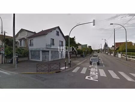 local commercial poissy 70 m2