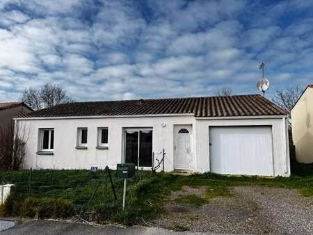 vente maison à grosbreuil (85440) : à vendre / 74m² grosbreuil