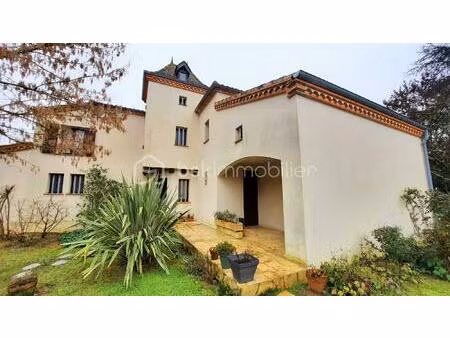 maison de 228 m² à bon-encontre