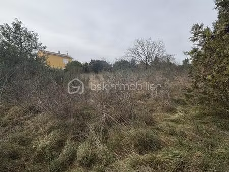 terrain de 2 252 m² à saint-montan