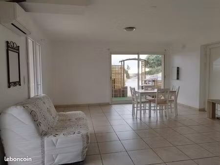 studio  avec grande terrasse