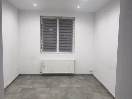 maison semi individuelle 2 ch terrain garage