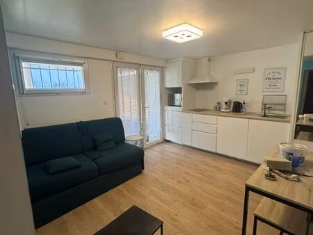 studio meublé rénové – bouguenais – terrasse + parking