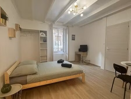 studio 23m2 rénové meublé hyper centre rue bonnard