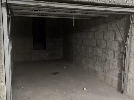 parking/box 13 m² lorient