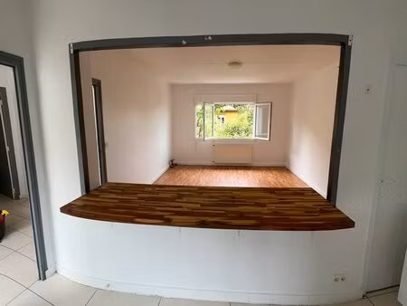 t2 50 m2 lumineux parking privé