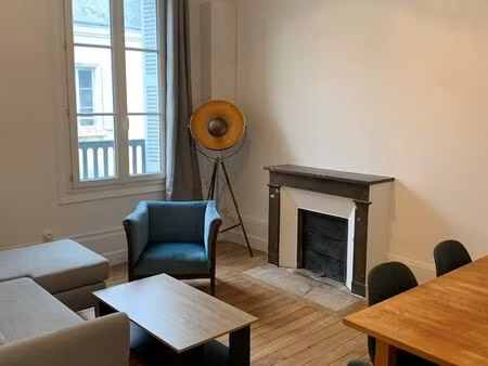 très beau t4 centre ville