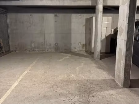 vente garage et parking aux sables-d'olonne (85100) : à vendre / les sables-d'olonne