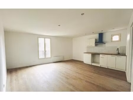 location appartement  m² t-2 à persan  730 €