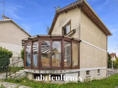 maison à très fort potentiel de 130 m² - quartier très recherché - sur 3 niveaux -...