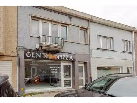 spacieux appartement avec terrasse + espace commercial