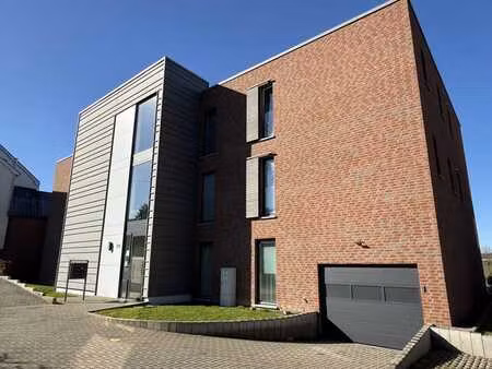 tiefgaragenstellplatz in neuwertiger residenz