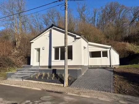 bungalow 4 façades entièrement rénové à oupeye