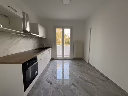 bel appartement t3 rénové complètement à saint-bonnet-de-mur