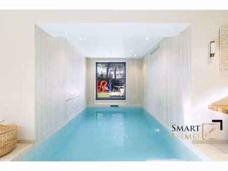 magnifique villa rénové avec piscine intérieure – 220 m² ?