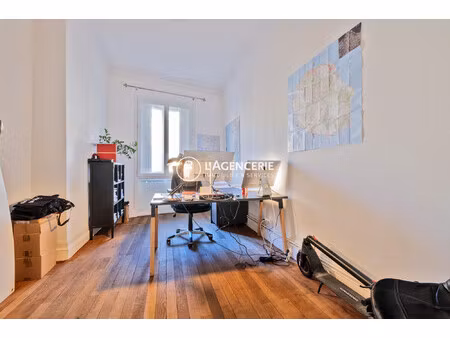 bureau de 13 81m² - musée d'aquitaine