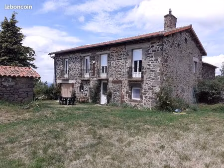 particulier vend maison 6 pièces entièrement rénovée. 218000 euros