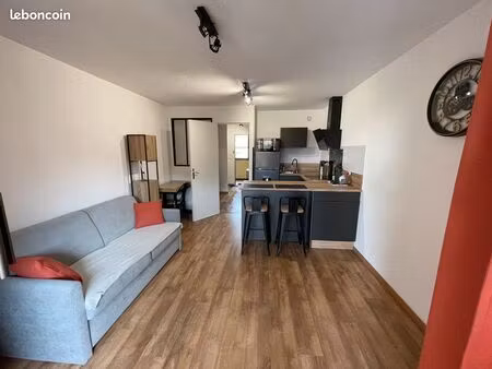 location studio meublé