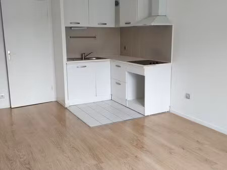 location f2 port cergy