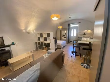 location studio meublé
