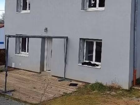 maison 3 chambres avec jardin et garage – disponible au 1er avril