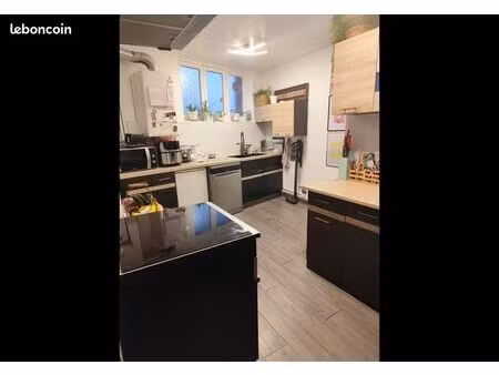 maison à loire sur rhône mitoyenne au centre du village