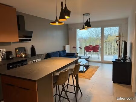 t2 récent suréquipé avec garage