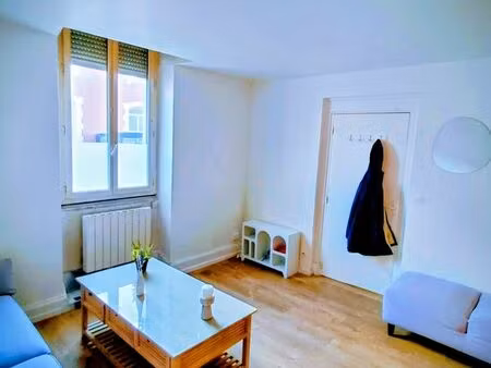 charmant t2 refait a neuf