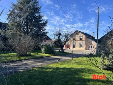 vente longère et corps de ferme à rannée (35130) : à vendre / 197m² rannée