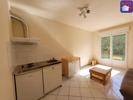 location meublée appartement 2 pièces 27 m² à foix (09000)  335 €