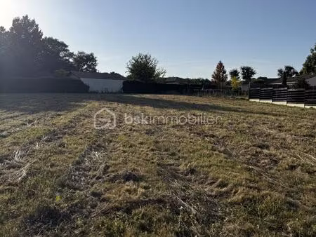 terrain de 3 255 m² à sainte-marie-de-chignac