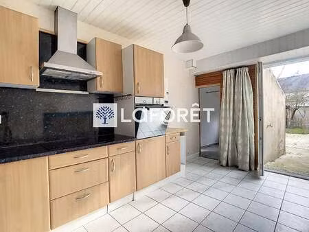 location maison à nueil-les-aubiers (79250) : à louer / 83m² nueil-les-aubiers