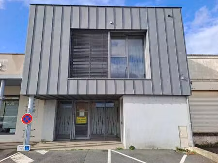 vente bureaux et commerces à ingrandes (49123) : à vendre / 139m² ingrandes