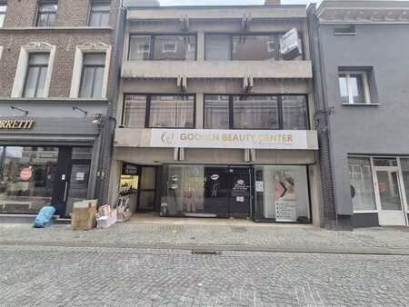 ruim en lichtrijk appartement met 2 slaapkamers in het centr