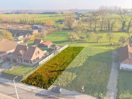 à vendre  terrain à bâtir (438 m²) situé dans un quartier...