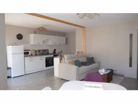 faverges. appartement 3 pieces au centre ville