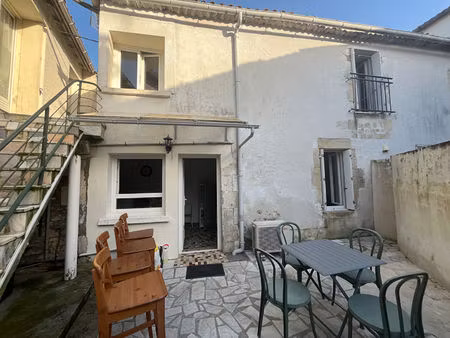 appartement centre ville avec cour - vendu meublé et loué