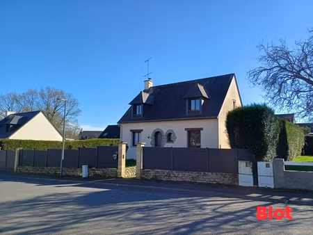 a vendre chez blot chateaubourg - domagné - 5 pièces - 4 chambres - 106 m²