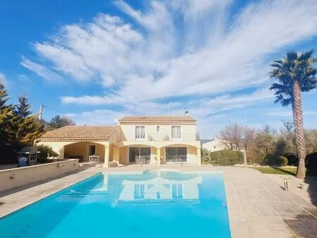 le luc : tres belle maison de macon f5 avec piscine et dependances