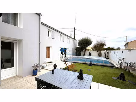 longere renovee avec gite et piscine