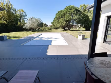 maison 7 pieces d'une superficie de 300m2 sur une parcelle a