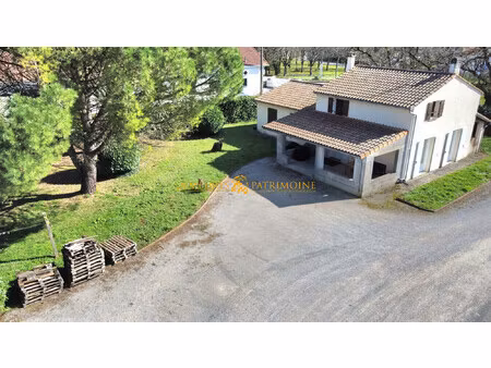 soyaux bourg : maison traditionnelle 120 m² à raffraichir