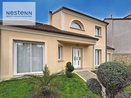 maison d'exception d'environ 166 m² située à leuville-sur-orge : volume  confort et centre